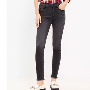 Loft Frayed Hem Mid Rise Skinny Jeans in Washed Black